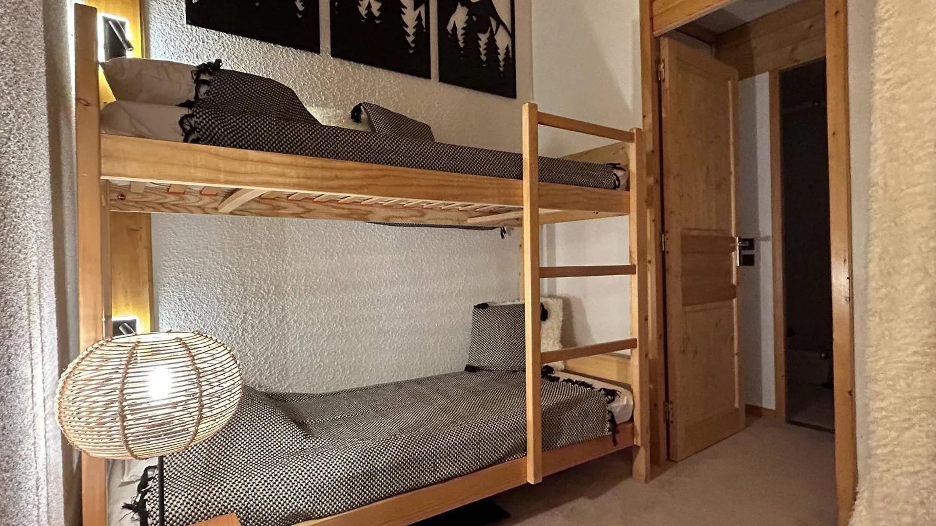 Duplex Skis Aux Pieds Avec Bureau, Wifi Et Tv Grand Ecran - Fr-1-355-252 Les Allues Apartment